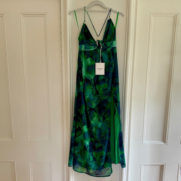 🆕 Runaway The Label Calista Dress in Green - Picture 8 of 10